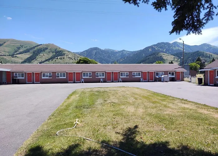 Lazy B Motel