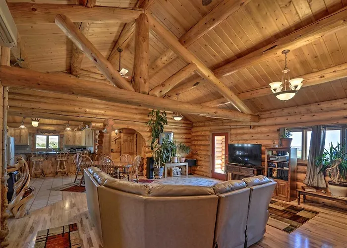 Exquisite Log Home With Lander Valley Views!