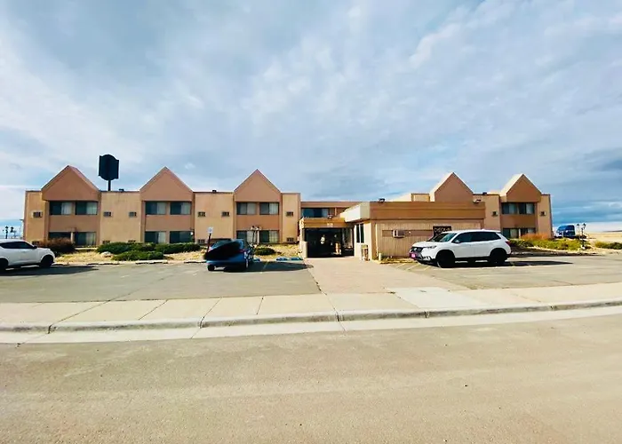 Super 8 By Wyndham Laramie