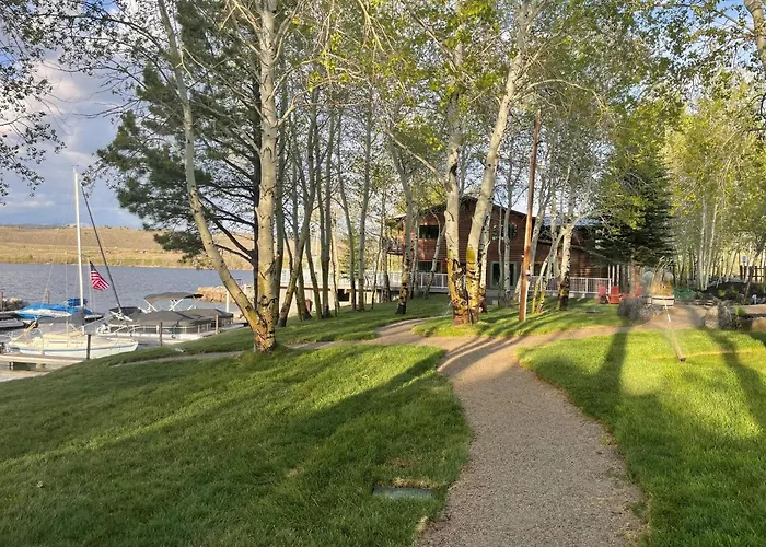Lakeside Lodge Resort And Marina