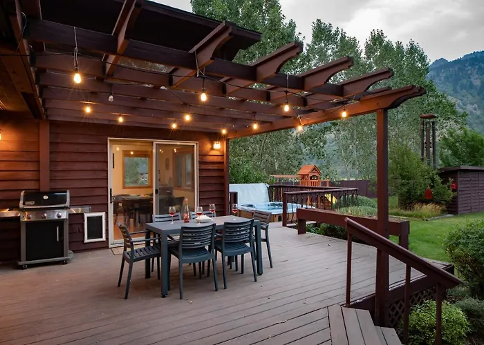 Alpine Highmark By Kabino Hot Tub Fire Pit Fully Fenced Backyard Wifi