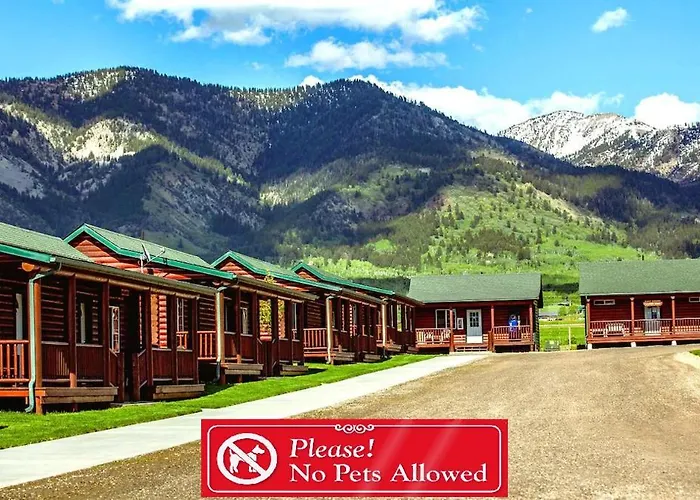 Wolf Den Log Cabin Motel And Rv Park