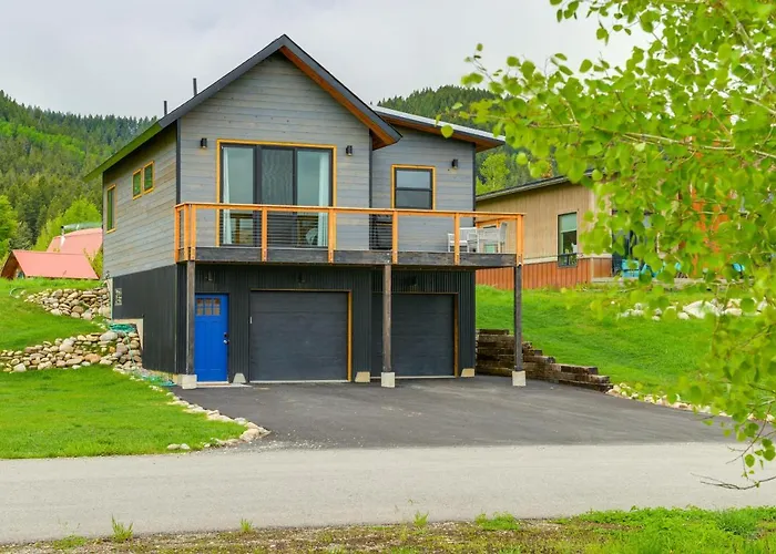 Quiet Alpine Hideaway W/ Panoramic Mountain Views!