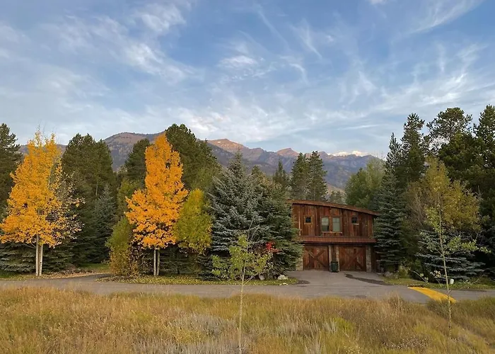 Gorgeous Jackson Hole Condo In Top Location With Great Views And Private Deck With Barbeque!