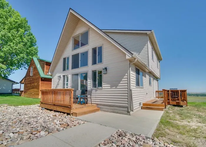Bright Wyoming Retreat W/ Deck & Mountain Views!