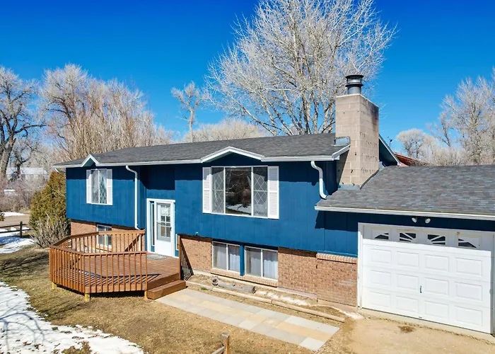 Charming Elk Mountain Home: Hunt, Hike & Fish!