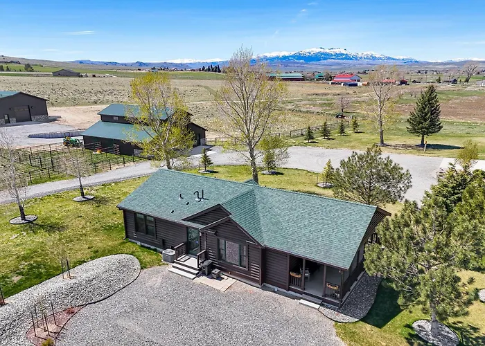 Serene Yellowstone Country Retreat W/ Deck & Views