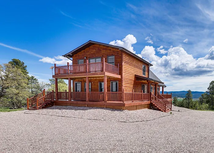 Peaceful Wyoming Cabin W/ Spacious Deck & Wet Bar!