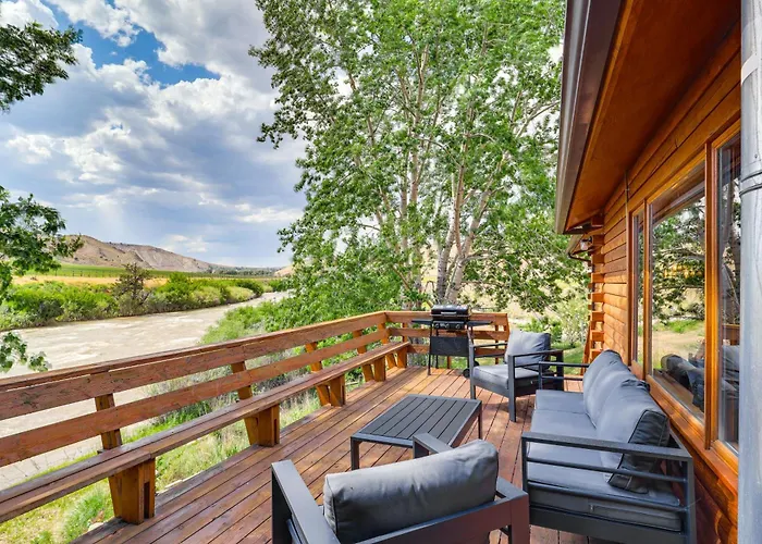 Dubois Riverfront Lodge W/ On-Site Fishing & Views