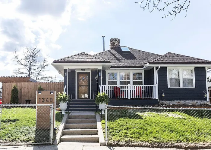 Updated Cozy Central Cottage
