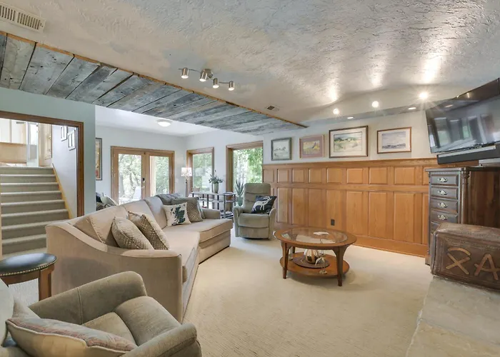 Stunning Sheridan Ranch Villa: Mountain View!