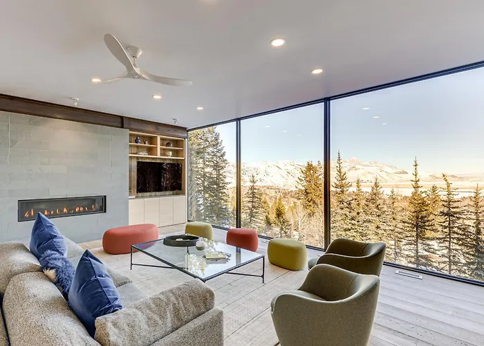 1 Mi To Downtown Jackson: Modern Retreat W/ Views