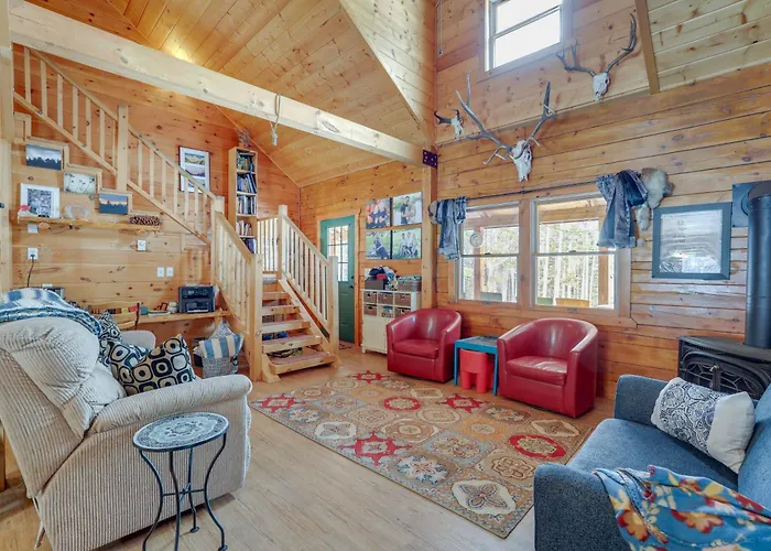 2 Mi To Skiing: Casper Cabin W/ Mtn Views!