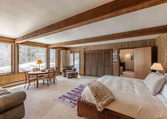 Bray House - Ski-In Ski-Out Family Home