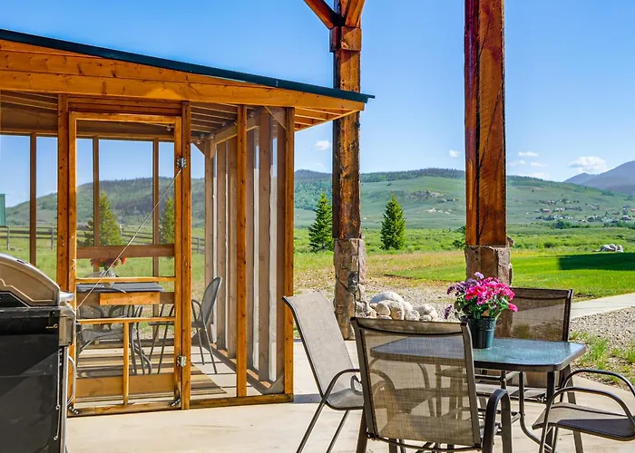 Studio Cabin W/ Mtn Views By The Green River!