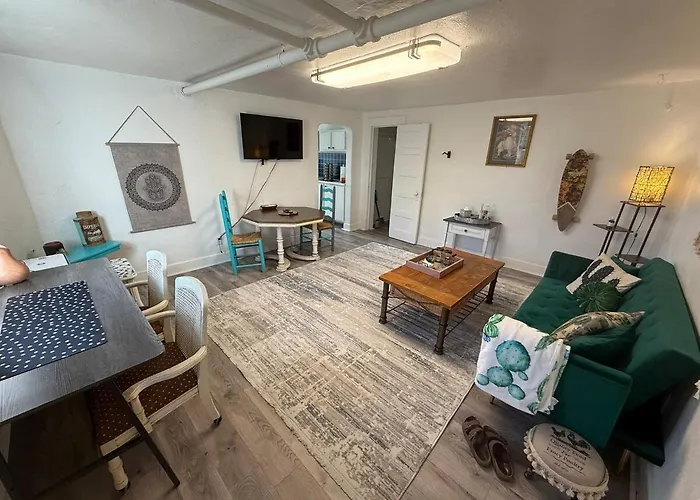 1 Bedroom 1 Bath Boho Basement