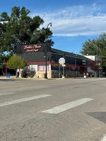 Bobbi'S Classic Motel