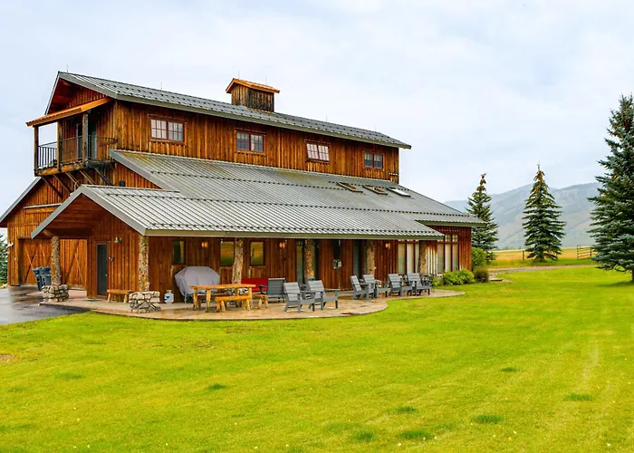 'The Barn At Dancing Deer Ranch' In Bedford