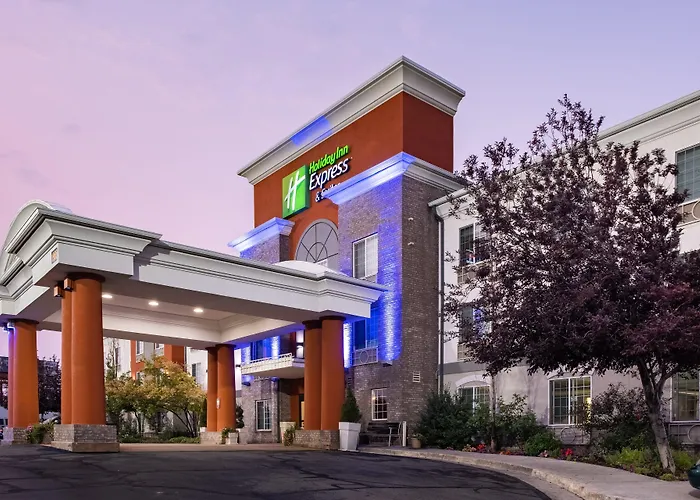 Holiday Inn Express & Suites Evanston By Ihg