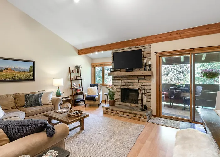 622 Tamarack