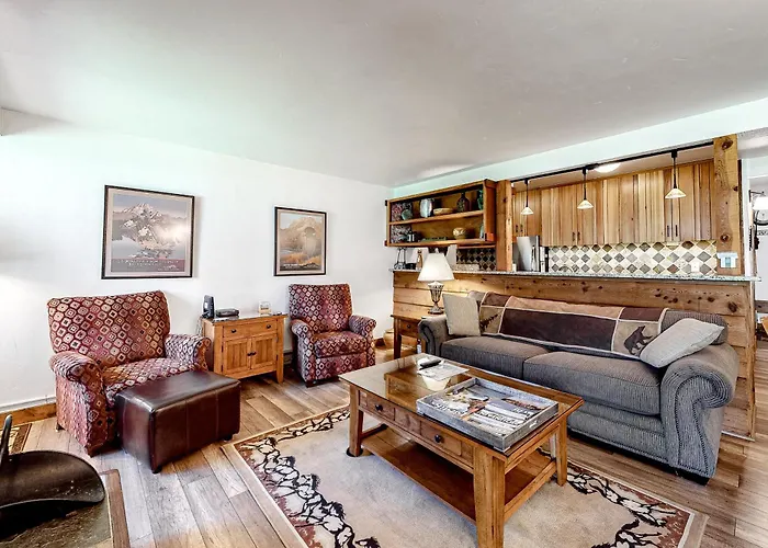 613 Tamarack