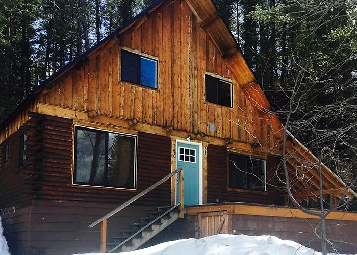 Traditional Log Cabin Rental Near The Grand Tetons In Alpine, Wyoming
