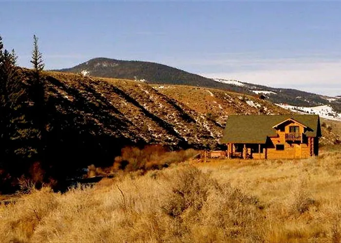 Rustic Riverside Cabin With Hot Tub In Dubois, Wyoming