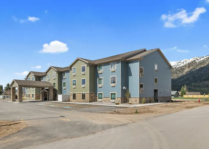 Cobblestone Hotel & Suites - Alpine