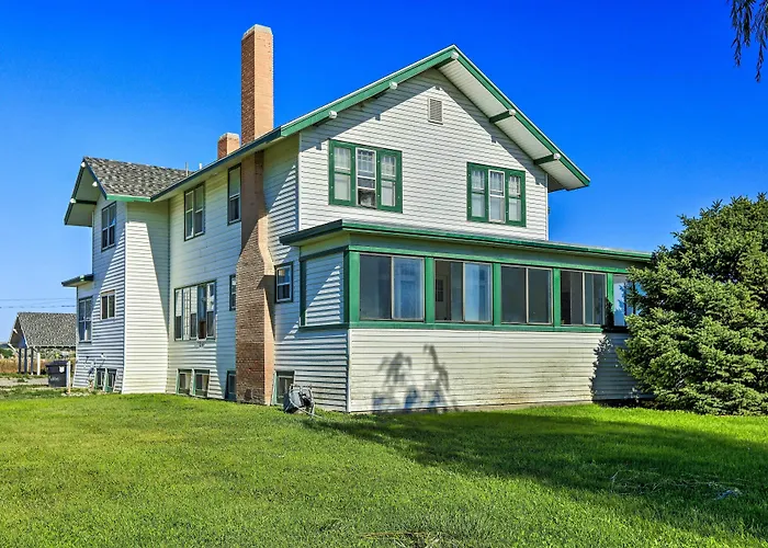 Wyoming Farmhouse Retreat! 10 Mi To Bighorn Canyon