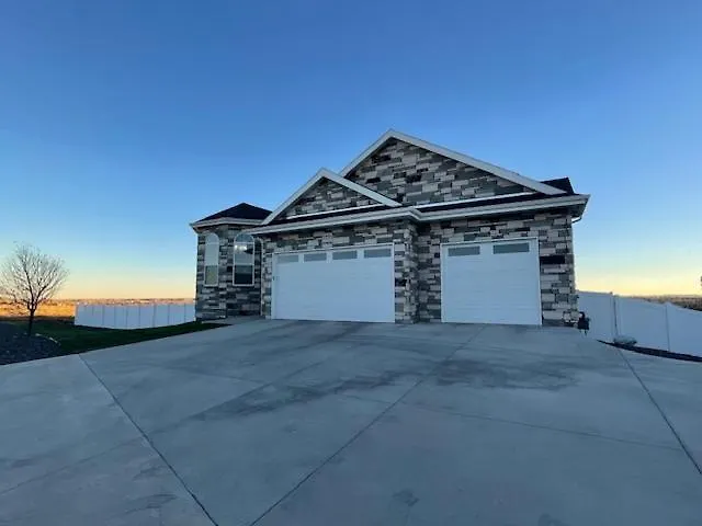 Modern Home, Breathtaking Views