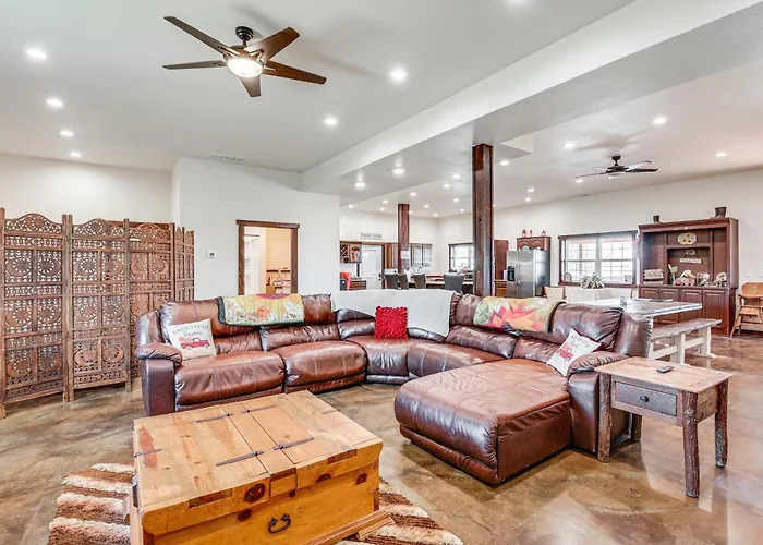Pet Friendly 'Daydreamers Guest Ranch' On 60 Acres