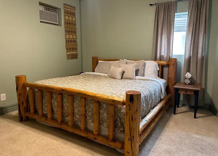 Devils Tower Lodge Bed & Breakfast