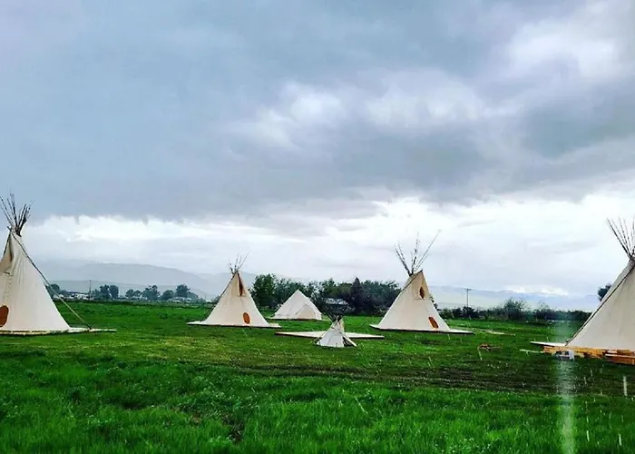 Experience Pet-Friendly Perfection: Classic Tipi Glamping Near Wind River Mountains, Wy