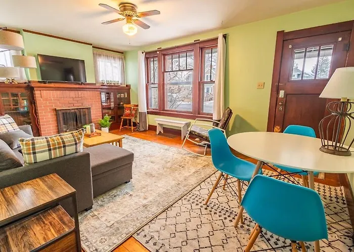 Warm And Welcoming 2 Bedroom 2 Blocks From Uwyo