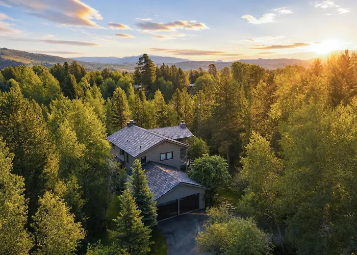 Rmr: Lake Creek Cottage Home In The Aspens