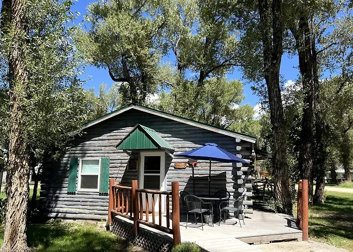 Tranquil Two Bedroom Cabin In Riverside, Wyoming