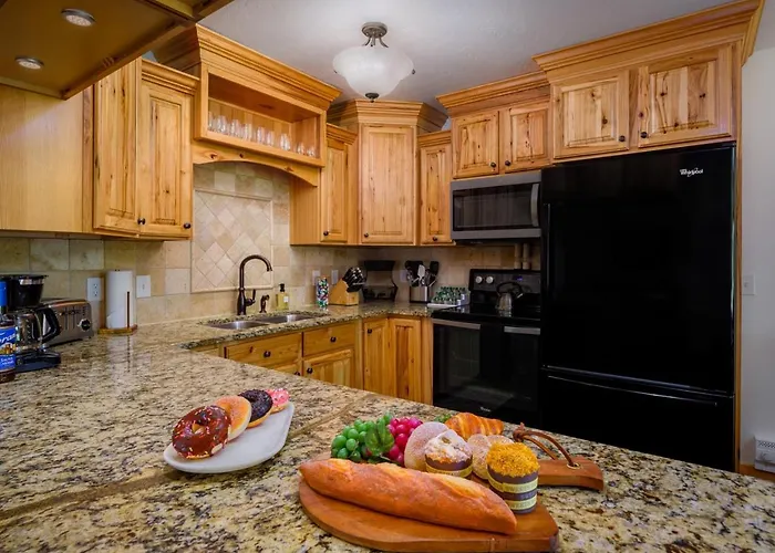 Rmr: Four Seasons I Unit 2 Condo In Teton Village