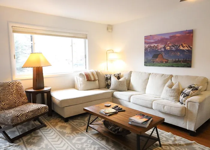 Jackson Luxe- Teton Views & Downtown Vibes Townhouse