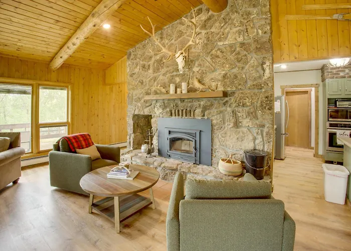 Mountain Views + Bbqs: Updated Cody Cabin