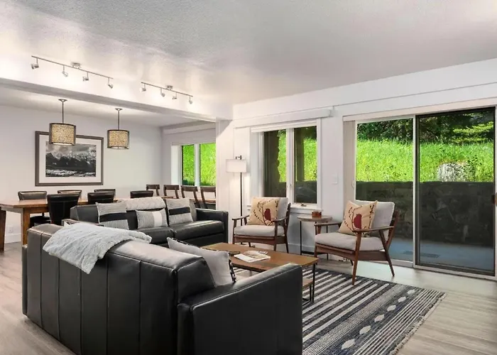 Modern Village Condo Near Ski Lifts