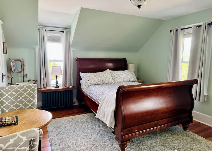 Hudson House Bed And Breakfast
