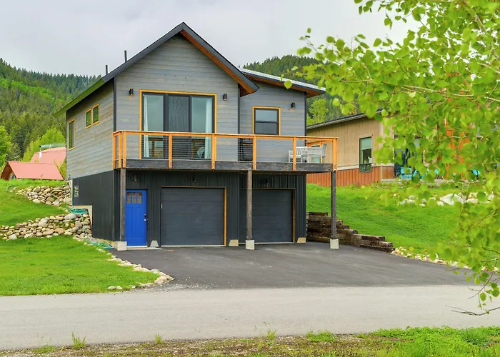 Quiet Alpine Hideaway W/ Panoramic Mountain Views!