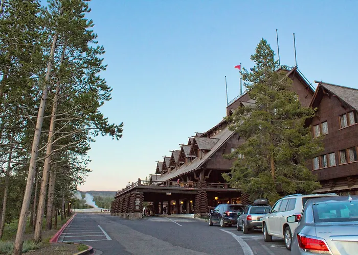Old Faithful Inn