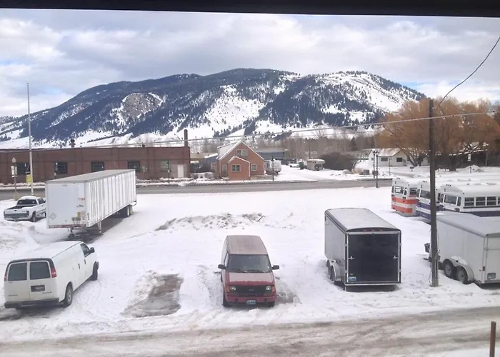 Cache Creek Lodge
