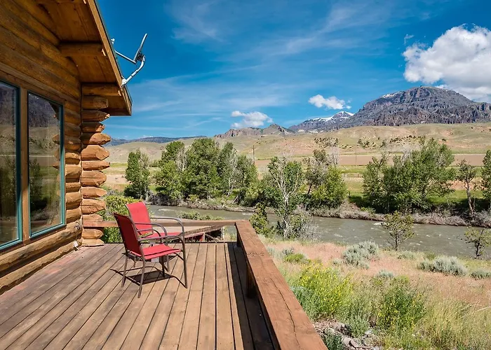 Yellowstone Cutthroat Guest Ranch