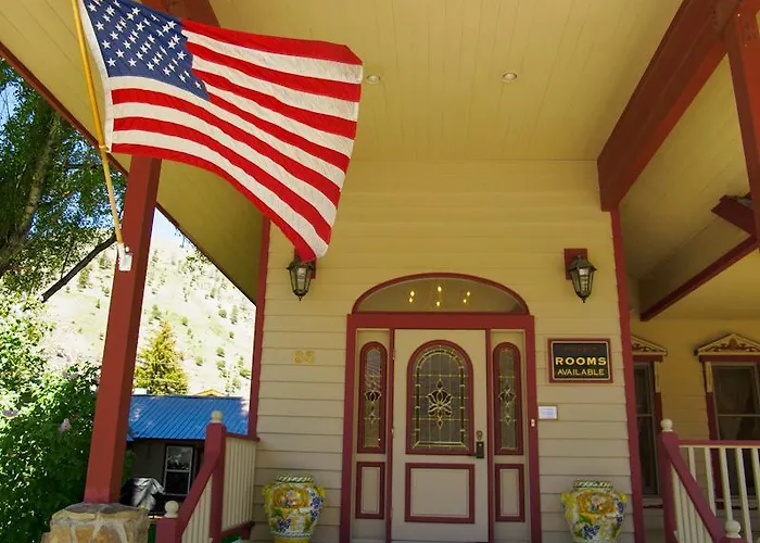 Grand Victorian Lodge Bed And Breakfast